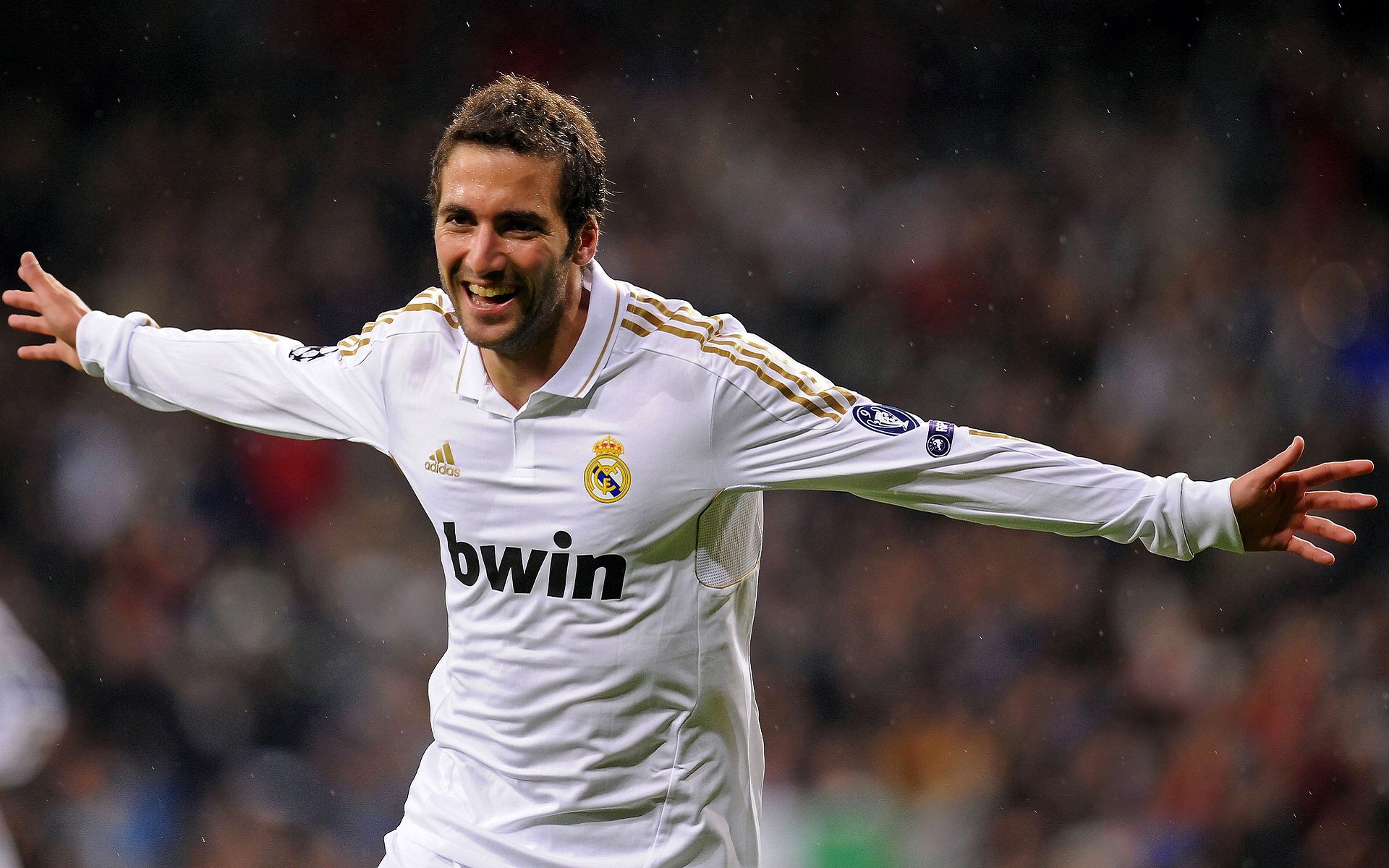 “安赫尔·巴尔博萨的技术突破与比赛决策，为美洲狮队带来更多进攻选择”