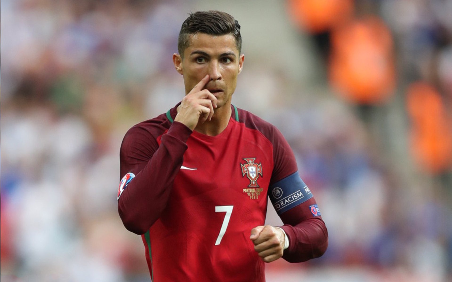 美女司仪：现场互动中的亮丽风景线，女司仪应该穿什么衣服